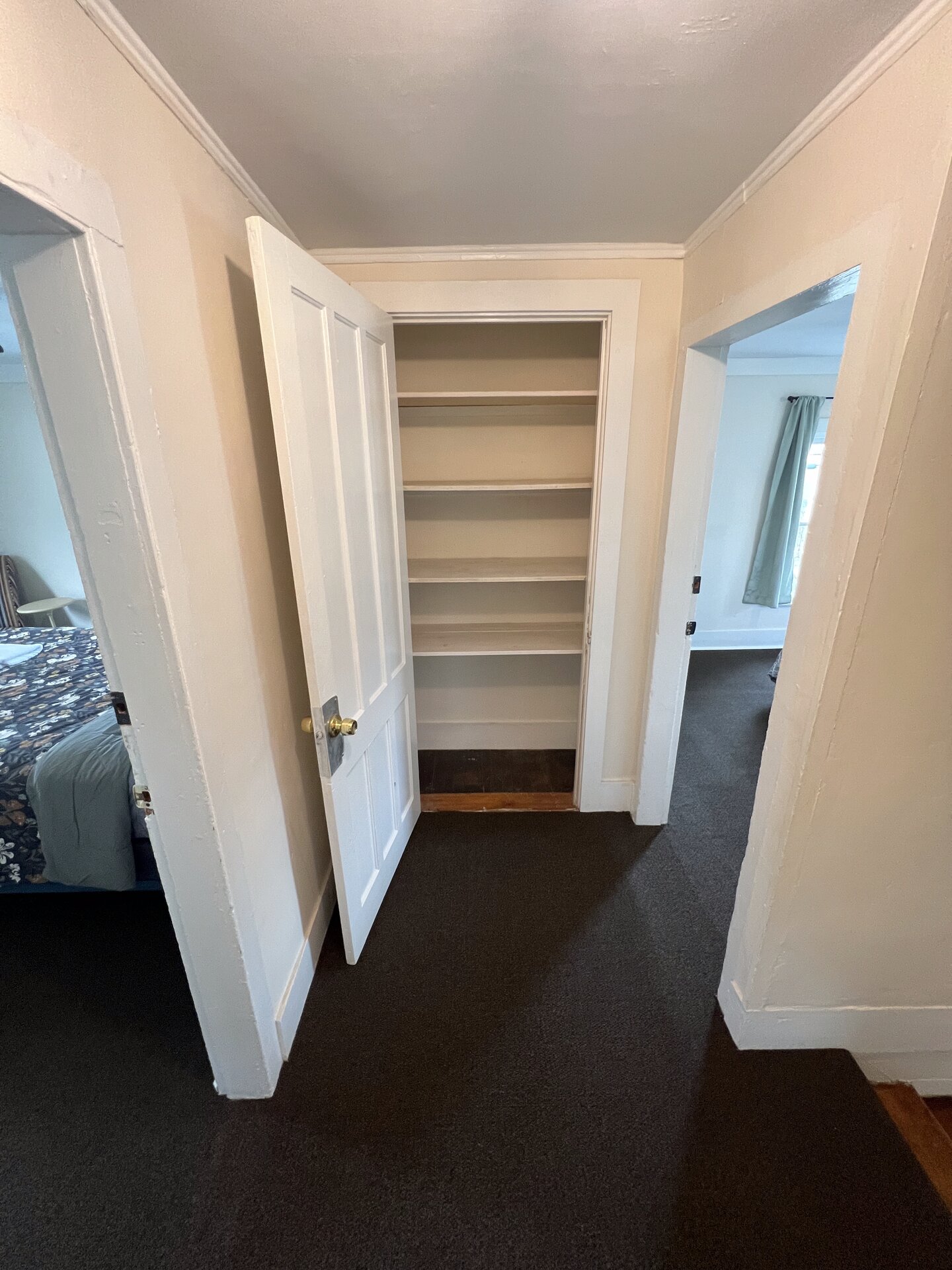 Upstairs Hallway & Closet