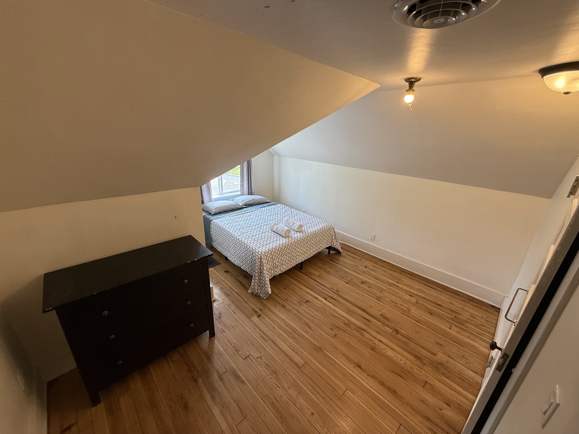 Bedroom 6 — 3rd Floor