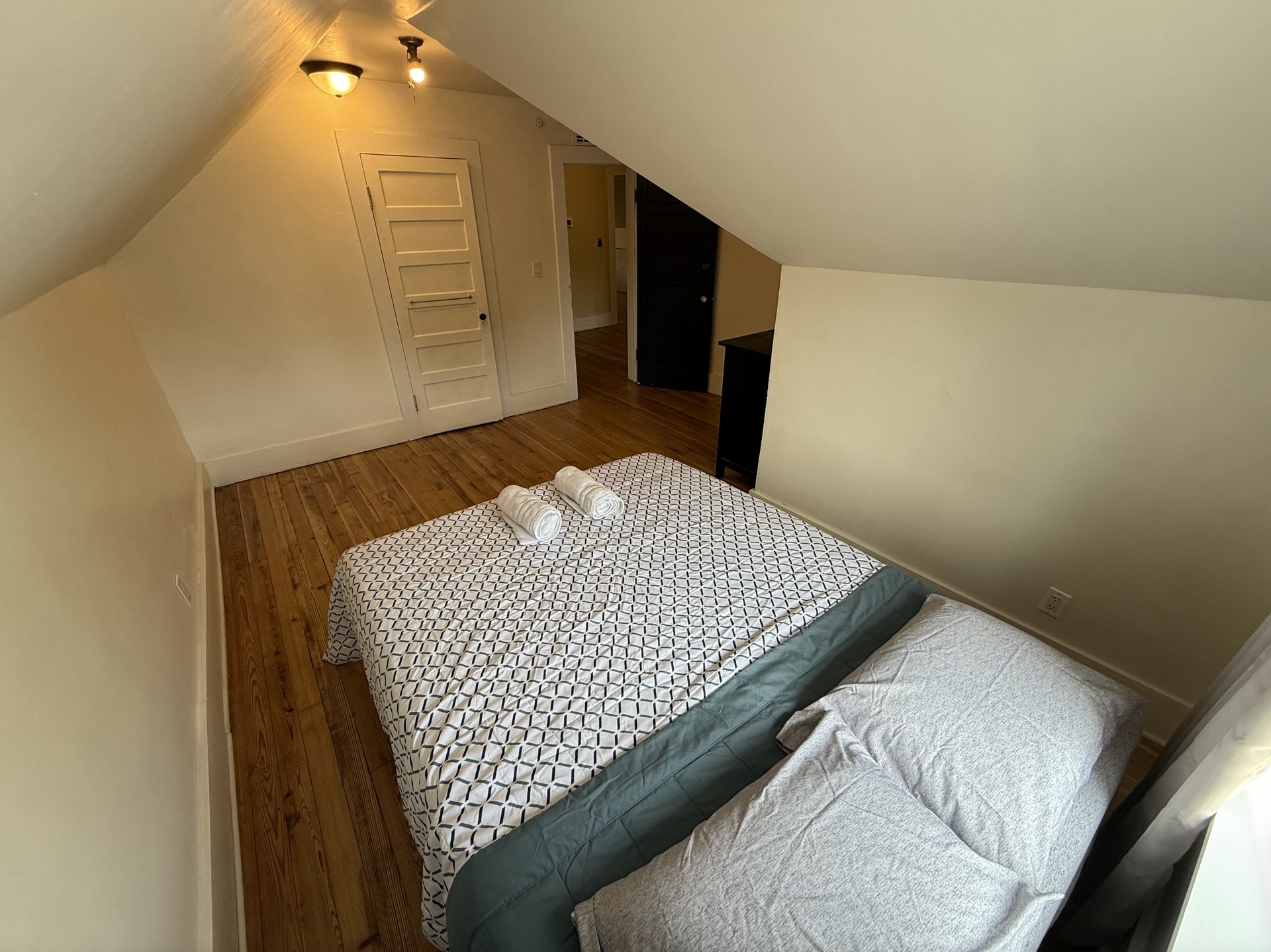 Bedroom 6 — 3rd Floor