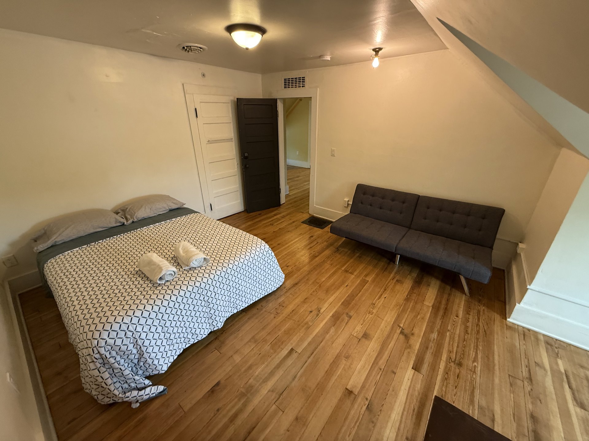 Bedroom 7 — 3rd Floor