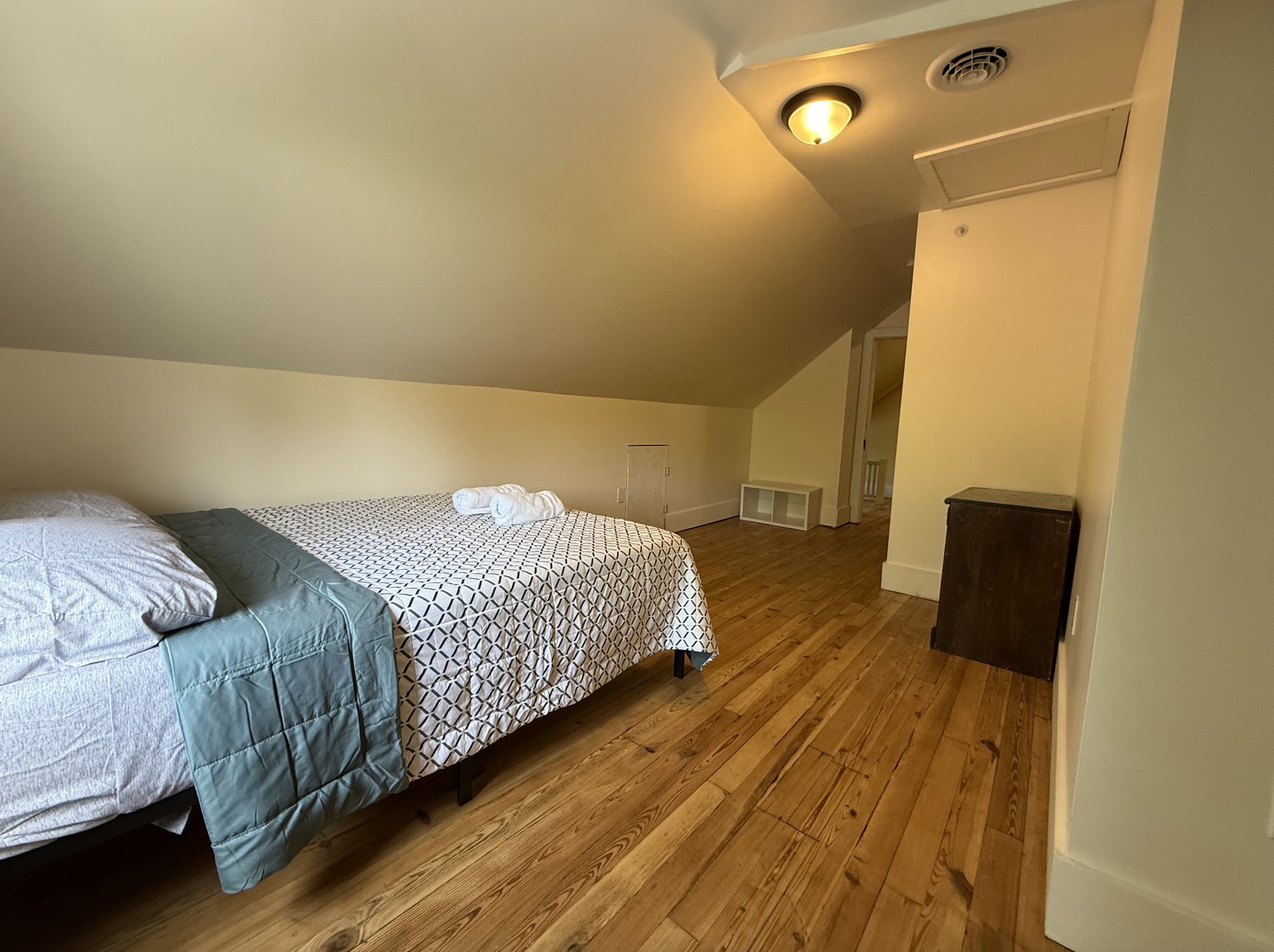 Bedroom 8 — 3rd Floor